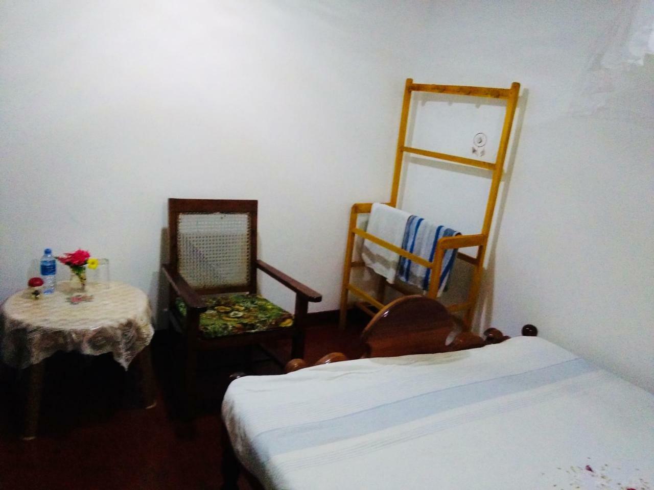 Hikkaduwa Backyard Beach Homestay Галле Экстерьер фото