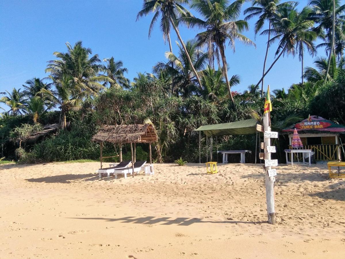 Hikkaduwa Backyard Beach Homestay Галле Экстерьер фото